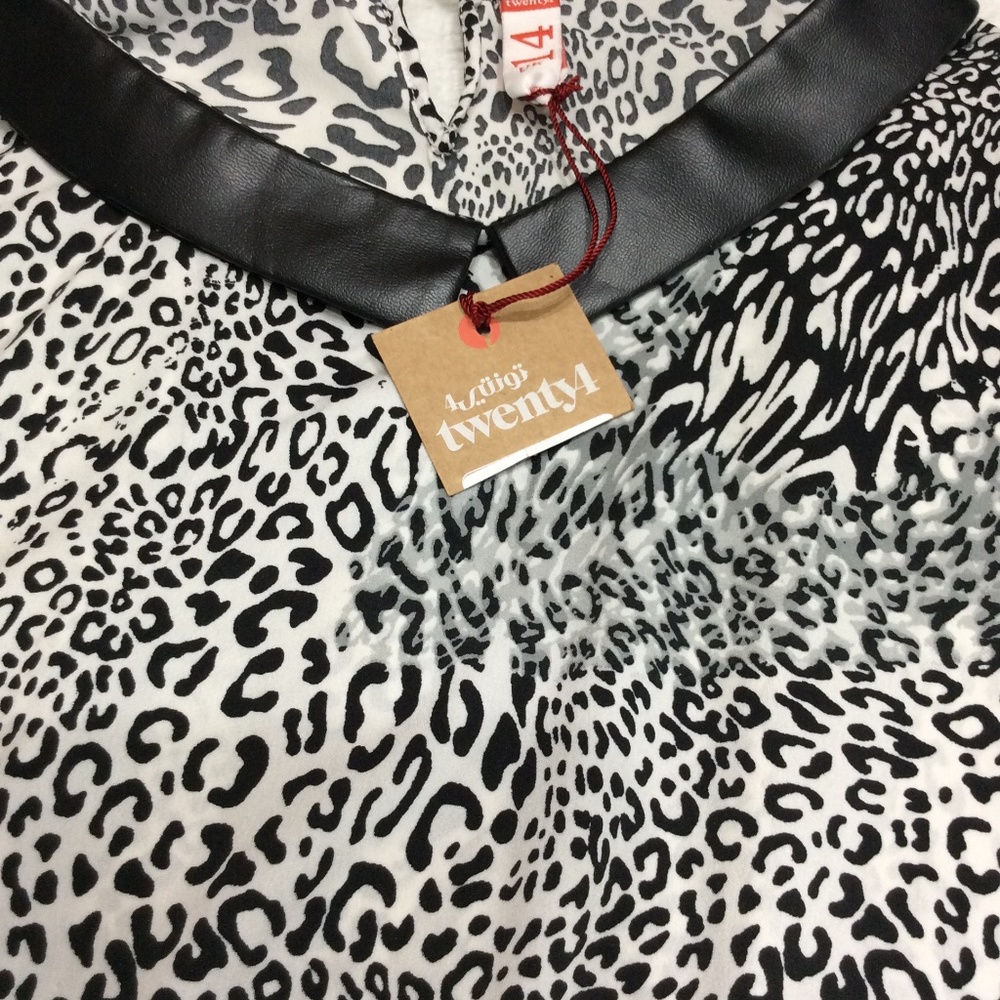 Twenty 4 Black & White Cheetah Print Blouse Sz 14 - Picture 3 of 8